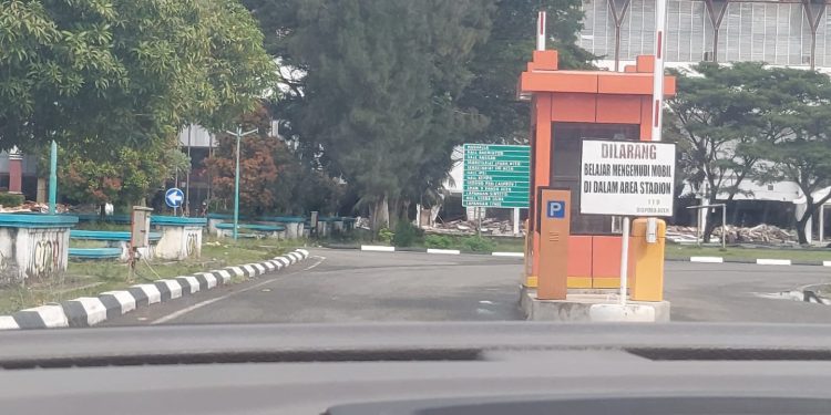 Satpam Larang Media Liput Renovasi Stadion Harapan Bangsa