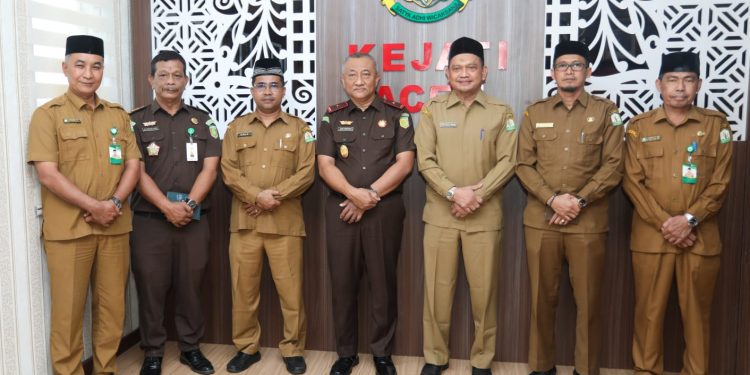 Bahas Program Kerja, Kadisdik Dayah Audiensi dengan Kejati Aceh