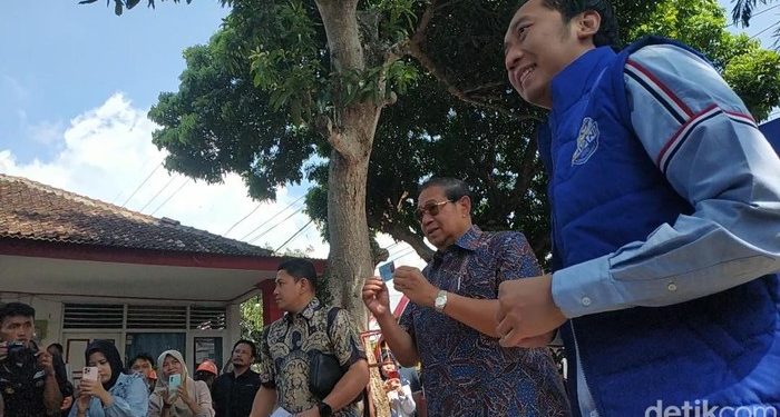 SBY Nyoblos di Pacitan Ditemani Ibas dan Aliya