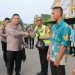 Kapolda Aceh Serahkan Daging Meugang secara Simbolis kepada Staf dan PHL