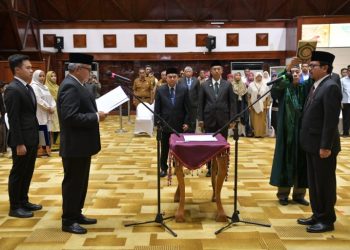Azwardi Dilantik Sebagai Pj Sekda Aceh
