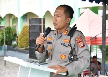 Diduga Tak Puas Penanganan Kasus, NS Cs Pasang Bendera Bulan Bintang di Pagar Polsek
