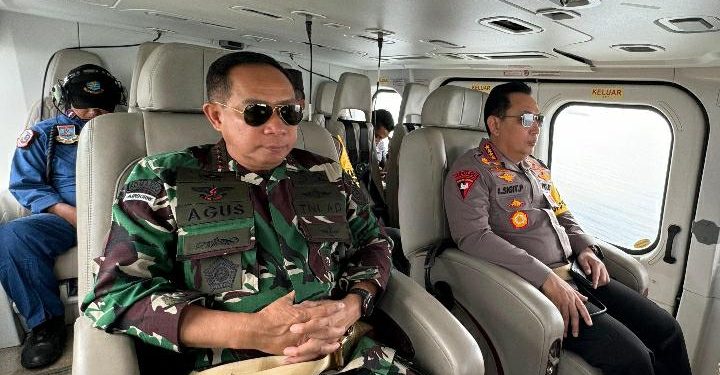 Kapolri-Panglima TNI Patroli Udara Cek Kesiapan Mudik di Pelabuhan Gilimanuk