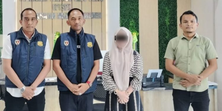 Penyidik Polda Aceh Serahkan Tersangka Kasus Promosi Judi Online ke JPU