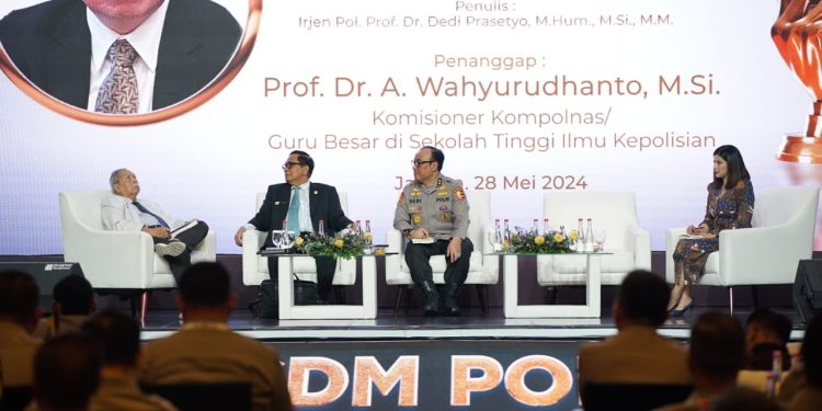 Irjen Dedi Raih Rekor MURI Perwira Tinggi Polri Penulis Buku Terbanyak