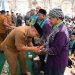 Pj Bupati Peusijuek dan Lepas Keberangkatan Jamaah Calon Haji Aceh Besar