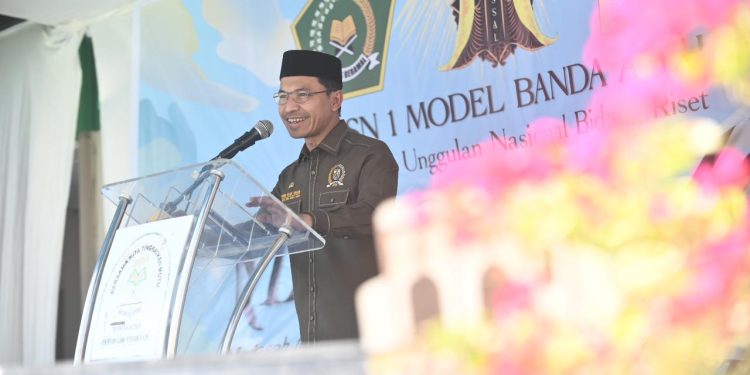 Hadiri Penutupan MARSSAL MTsN Model, Ketua DPRK Ajak Generasi Aceh Kuasai Ilmu Pengetahuan
