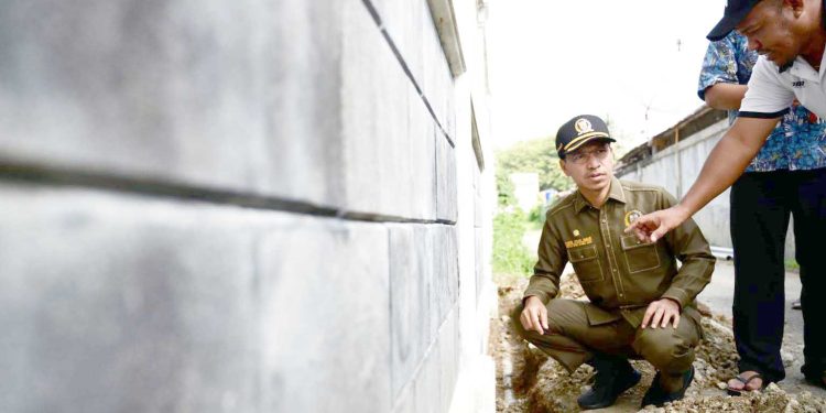 Ketua DPRK Tinjau Perbaikan Jaringan Pemipaan Air Bersih di Kompleks Perumahan RSJ Aceh