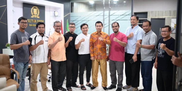 Ketua DPRK Diskusikan Prospek Usaha Warkop Bersama Komunitas Pegiat Kopi Takengon