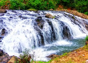 Pesona Keindahan Tersembunyi  Air Terjun Rayap di Aceh Utara