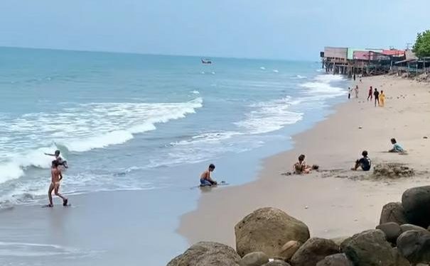 Pantai Ujong Blang Lhokseumawe Daya Tarik Wisata Bahari