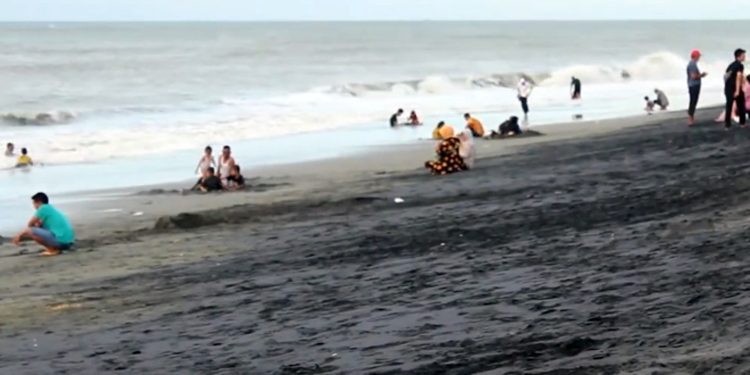 Pantai Syiah Kuala Sebagai Destinasi Wisata Religi Di Banda Aceh