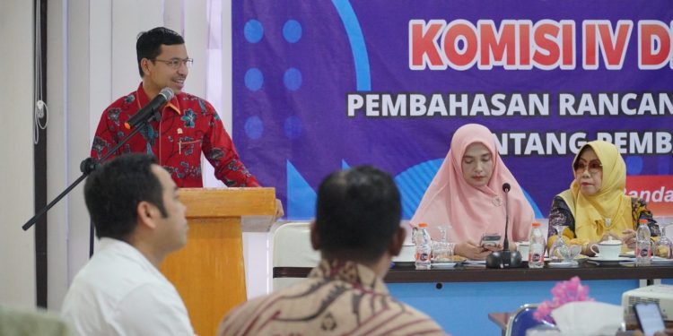 Ketua DPRK Banda Aceh Buka RDPU Raqan Pembangunan Kepemudaan