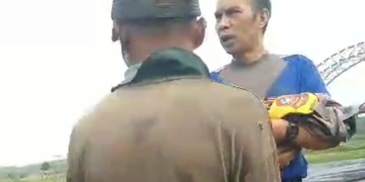 Menyentuh, Aipda Hendra Lepas Seragam demi Evakuasi Jasad Bayi yang Dibuang