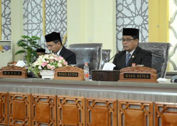 Wakil Ketua Usman Pimpin Rapat Paripurna Internal Dewan Banda Aceh