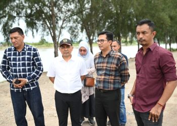 Dewan Minta Pemerintah Perbaiki Jalan Tepi Laut Gampong Jawa