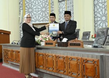 PPP-PA Sampaikan Pandangan Fraksinya terkait Dua Raqan Inisiatif Dewan
