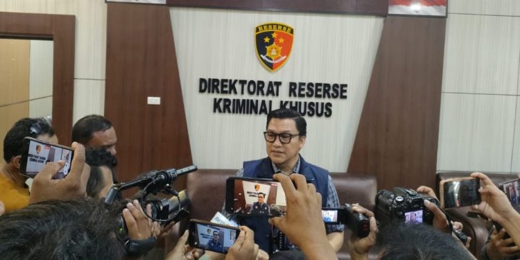 Polisi Serahkan Tersangka dan Barang Bukti Kasus Pengelolaan Zakat pada BPKK Aceh Tengah ke Jaksa