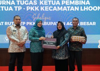 Pj Bupati Iswanto Lepas Purna Tugas Camat Lhoong Aceh Besar