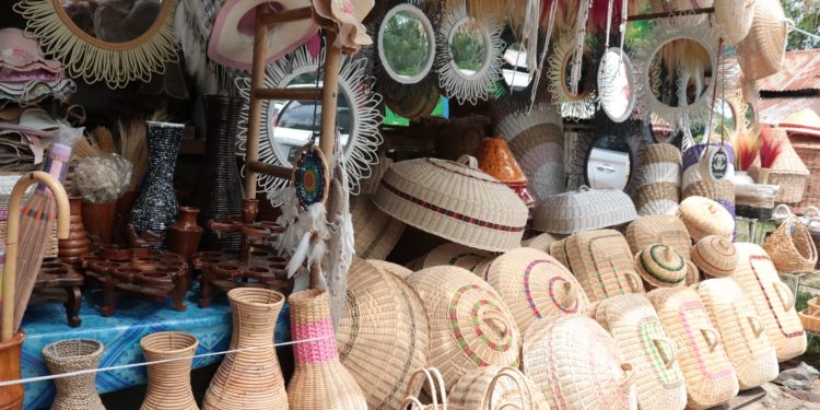 Pedagang Souvenir di Lhoknga Siap Sambut Perhelatan PON XXI Aceh-Sumut 2024