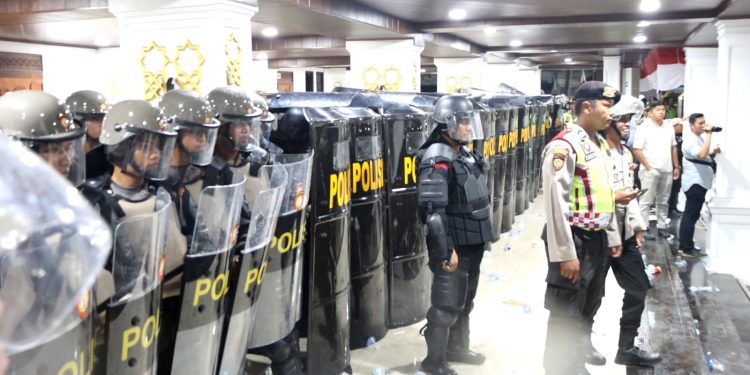 Polda Aceh Amankan Unjuk Rasa secara Humanis dan Profesional