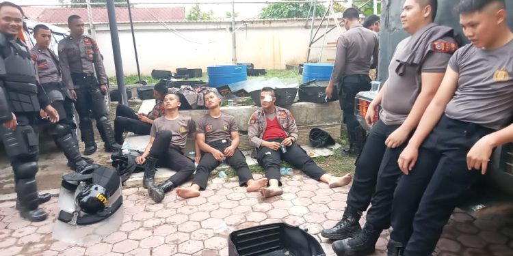 Empat Personel Polri Terluka saat Amankan Unjuk Rasa di Lhokseumawe