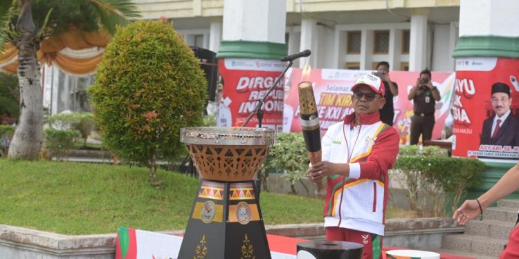 Tiba di Aceh Jaya, Api PON XXI Disambut Bupati, Forkopimda dan Masyarakat