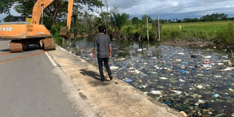 Jelang Gelaran PON XXI, DLH Aceh Besar Tangani Saluran Blang Bintang