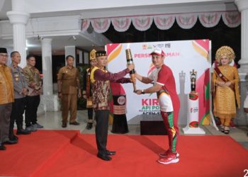 Semarak Ceria Sambut Kirab Api PON XXI di Barsela