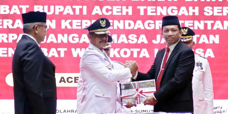 Bustami Hamzah Lantik Tiga Pj Bupati, Jalaluddin ditunjuk Sebagai Pj Bupati Bireuen