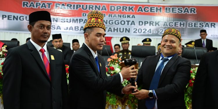 40 Anggota DPRK Aceh Besar Dilantik