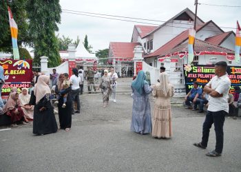Ribuan Masyarakat Padati Kantor DPRK Aceh Besar