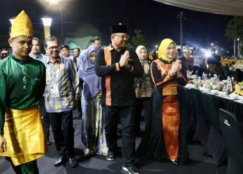 Pj Gubernur Safrizal Sambut Tamu dari Seluruh Indonesia dalam Gala Dinner Bertajuk Khanduri Raya