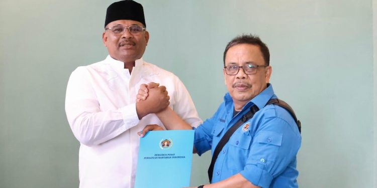 Pj Gubernur Safrizal Sampaikan Paparan di Uji Kompetensi Wartawan di Banda Aceh