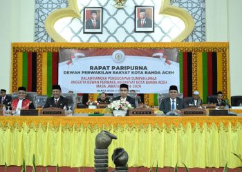 Pimpin Sidang Akhir Masa Jabatan 2019-2024, Farid Nyak Umar Sampaikan Capaian Kinerja Dewan