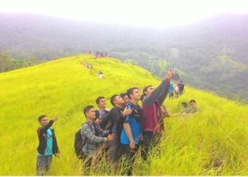 Camping Sambil Menikmati Keindahan Alam Puncak Kuta Malaka Aceh Besar
