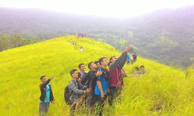 Camping Sambil Menikmati Keindahan Alam Puncak Kuta Malaka Aceh Besar