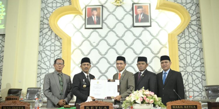 DPRK dan Pemko Banda Aceh Tandatangani Nota Kesepakatan KUA-PPAS APBK Tahun 2025