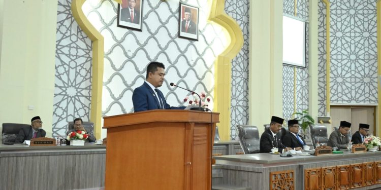 Daniel Abdul Wahab Sampaikan Laporan Banggar terhadap RKUA-PPAS Tahun Anggaran 2025