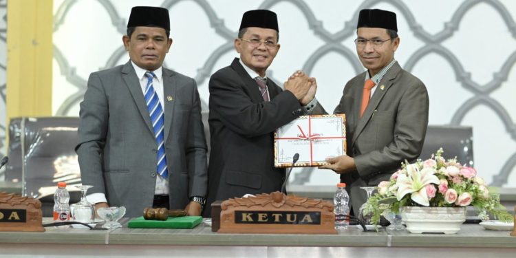 DPRK Gelar Paripurna Penyampaian Penjelasan dan Penyerahan RKUA PPAS Perubahan APBK Tahun 2024