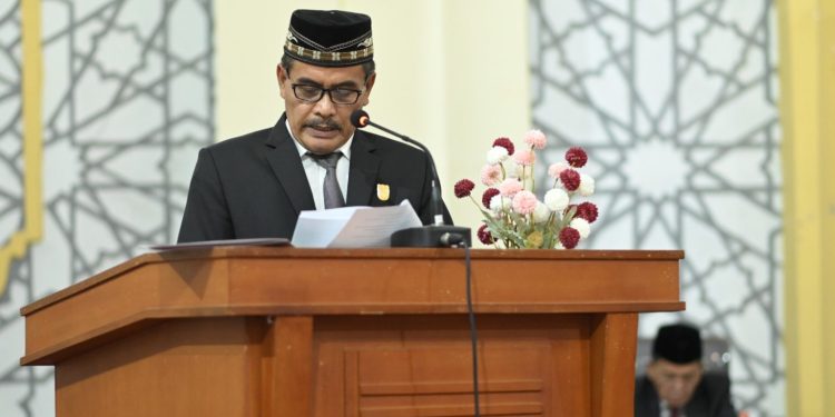 Banggar Sampaikan Penjelasan RKUA-PPAS Perubahan APBK Tahun Anggaran 2024