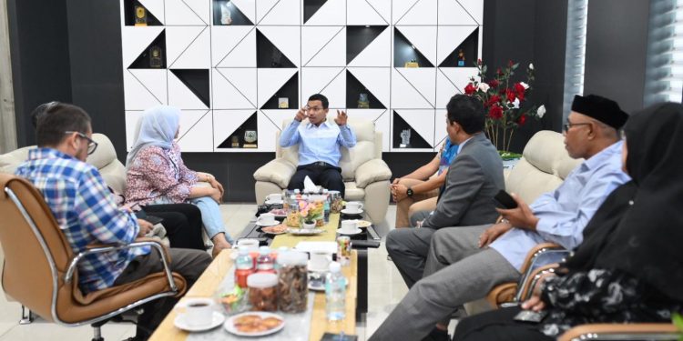 Aliran Listrik Kembali Normal, Manager PLN Banda Aceh Temui Ketua DPRK