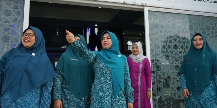 Safriati Ajak Masyarakat Indonesia ke Masjid Giok Nagan Raya