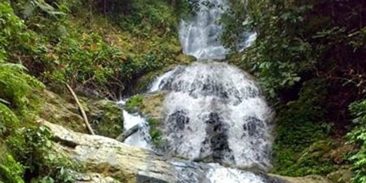 Air Terjun 7 Tingkat, Keindahan Alam yang Memukau di Aceh Tamiang