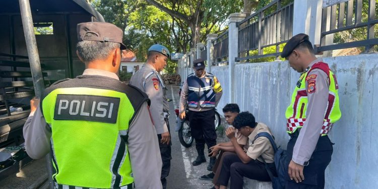 Polisi di Banda Aceh Amankan Pelajar Bolos saat Jam Sekolah