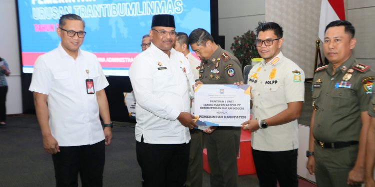 Miliki Kinerja Baik, Satpol PP Aceh Besar Terima Bantuan Tenda Pleton dari Ditjen Adwil Kemendagri