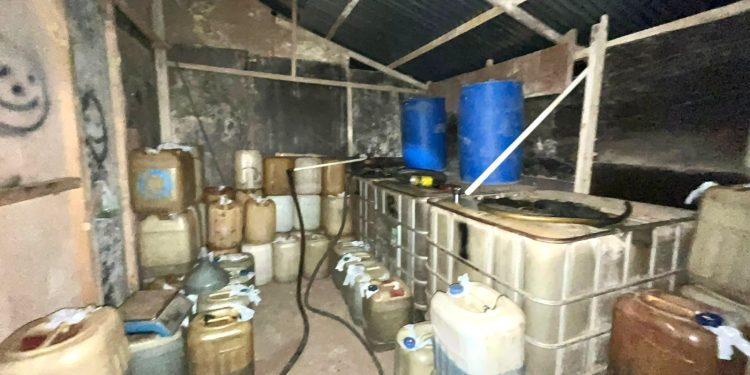 Polresta Banda Aceh Gerebek Gudang Timbunan Minyak 4,2 Ton