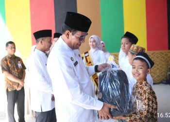 Plt Sekda Aceh Bersama Pj Ketua PKK Hadiri Maulid Pemko Banda Aceh