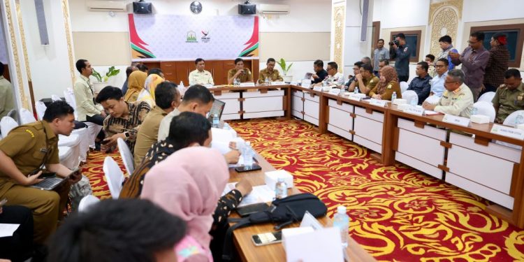Plt. Sekda Pimpin Pertemuan bersama Bawaslu Bahas Kesiapan Pilkada Serentak 2024 di Aceh