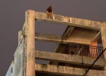 Kapolsek Peukan Banda dan Keluarga Gagalkan Seorang Gadis yang akan Bunuh Diri